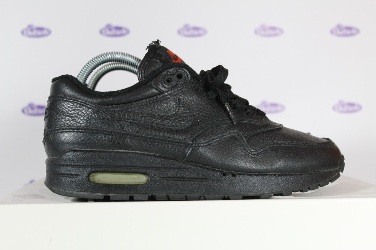 all black leather nike air max
