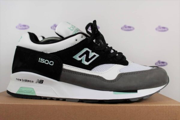 black and mint new balance