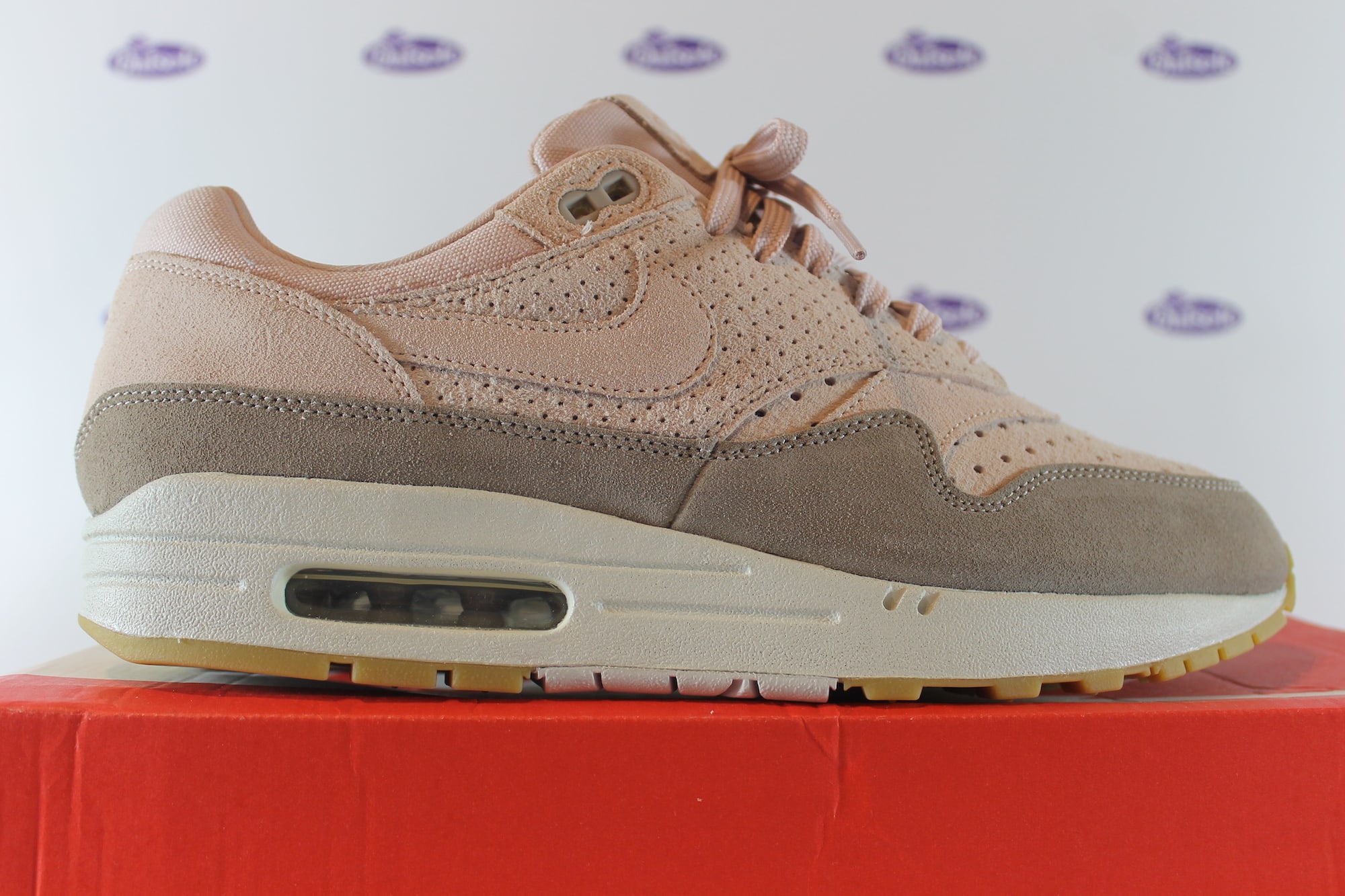 Escarchado Humanista tetraedro Nike Air Max 1 Premium Particle Beige • ✓ In stock at Outsole