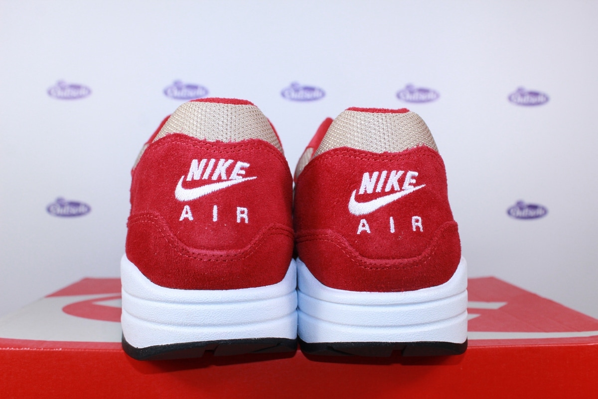 nike red curry