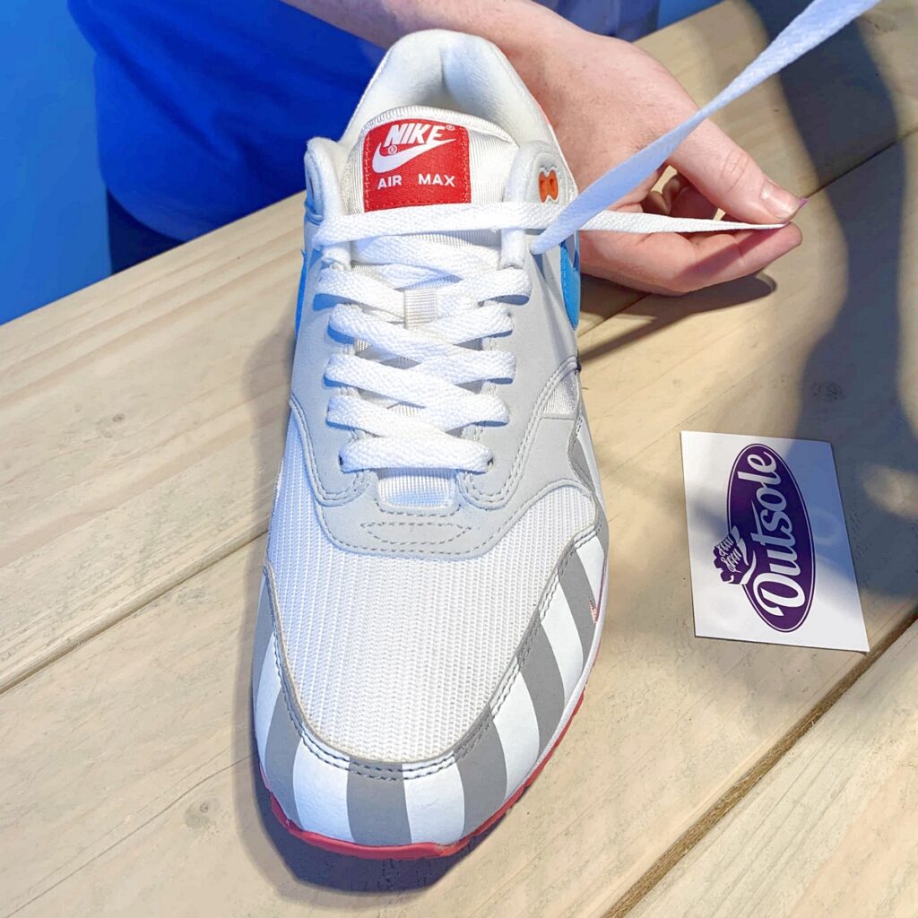 gemak intellectueel onvergeeflijk Hoe veter en strik je Nike Air Max sneakers? • Outsole