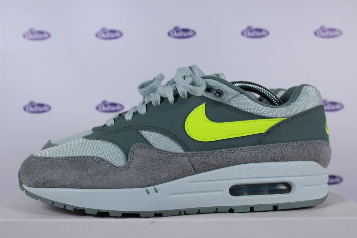 Unboxing The Nike Air Max 1 'Mica Green' 