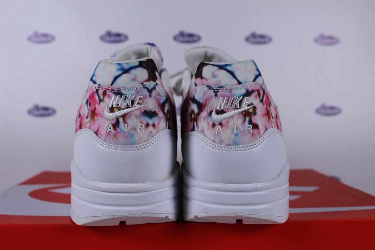 women's nike air max floral print